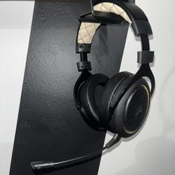 Gaming Wireless Headset - Cosair HS70 Pro Wireless Headset - Used Once.