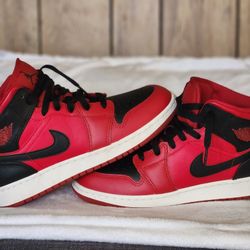 Nike Air Jordan's 1Mid Size 6Y
