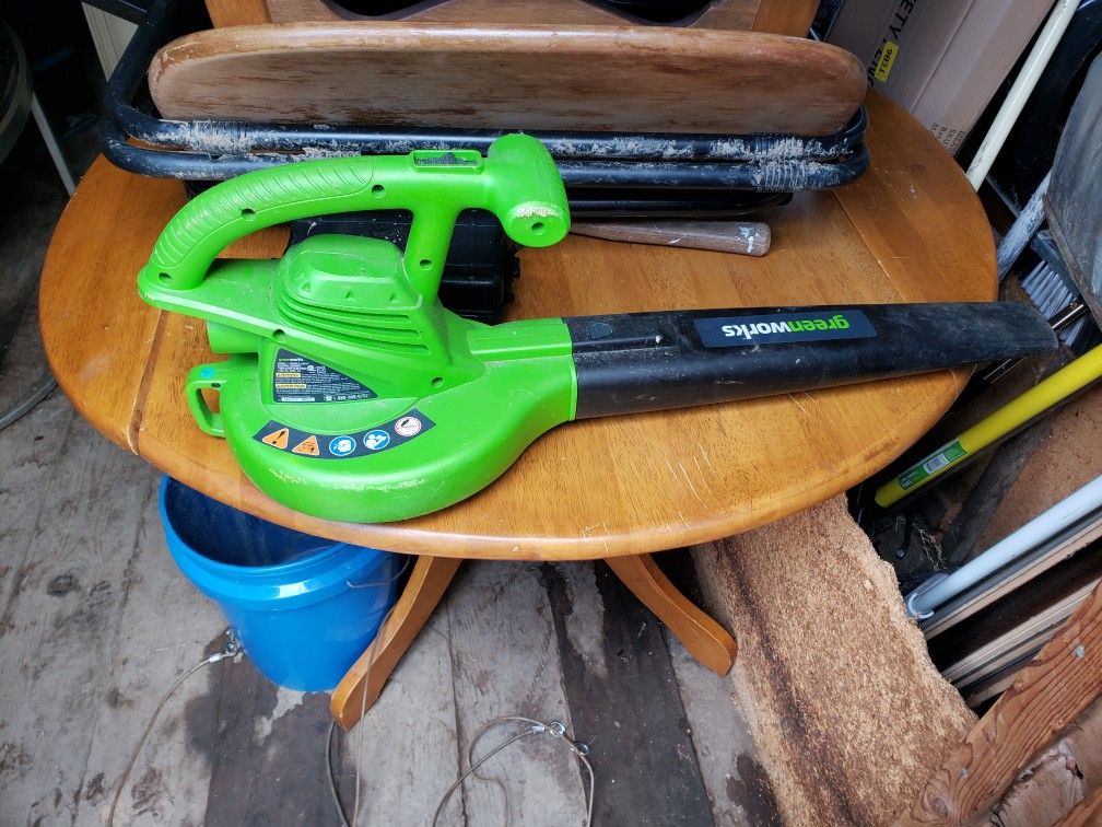 leaf blower Green Works
