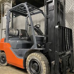 2019 TOYOTA M8 forklift for sale 