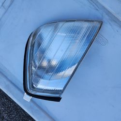 Mercedes SL500 Headlight