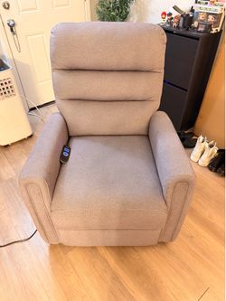 Power Recliner / Massage Chair