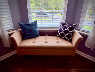 Tufted Upholstered Storage Bench with Rolled Arms