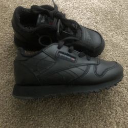 Toddlers Shoes Size 8