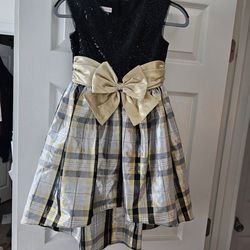 Girls Size 10 Black&Gold Dress In Excellant Condition &Only 10.00from Macys Located Rancho&Mill Colton