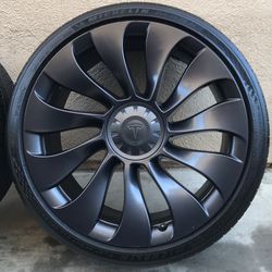 Tesla Model Y 21 inch Uberturbin Michelin tires  