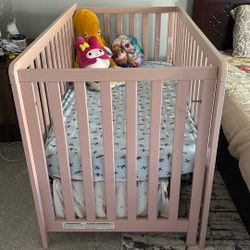 Green guard Crib With Mattress 