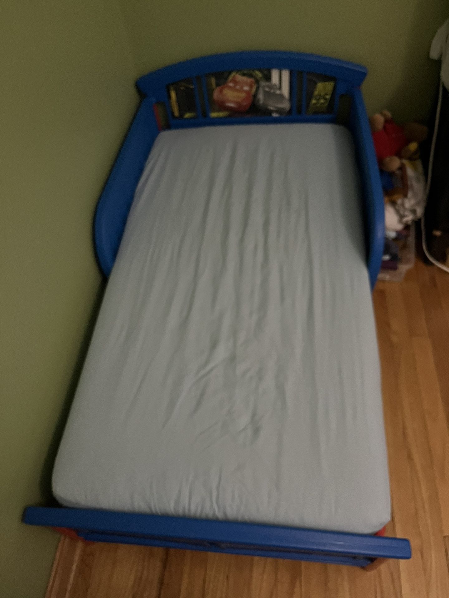 Lightning McQueen Toddler Bed for Sale in Chicago, IL OfferUp