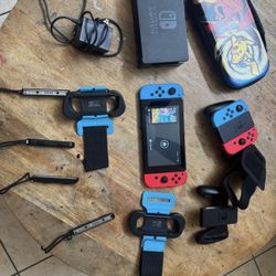 NINTENDO SWITCH W/ ACCESSORIES 