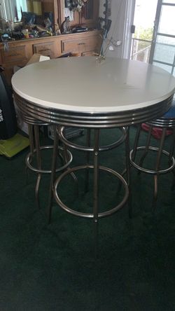 Table , vintage ice cream table with 2 stools