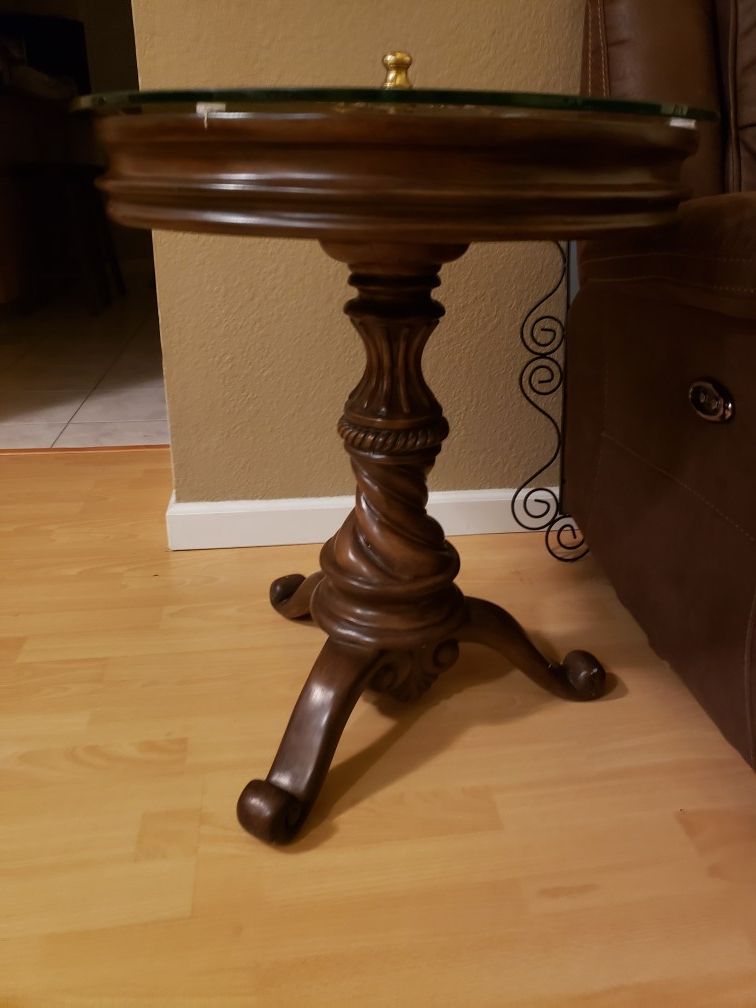 Roulette side table