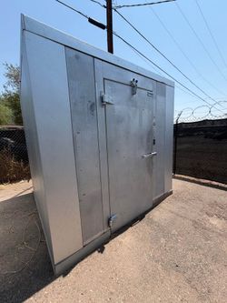 Walk-In Cooler With Refrigeration 7'9"x7'9"