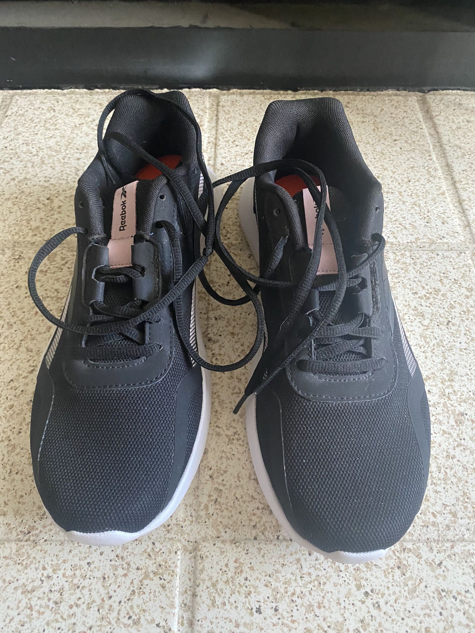 Womens Reebok Energylux2 Shoes Size 9 NEW