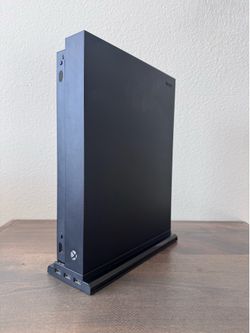 Xbox One X (With Elite Controller)