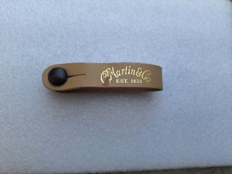 MARTIN Headstock TIE/STRAP &(6) PICKS