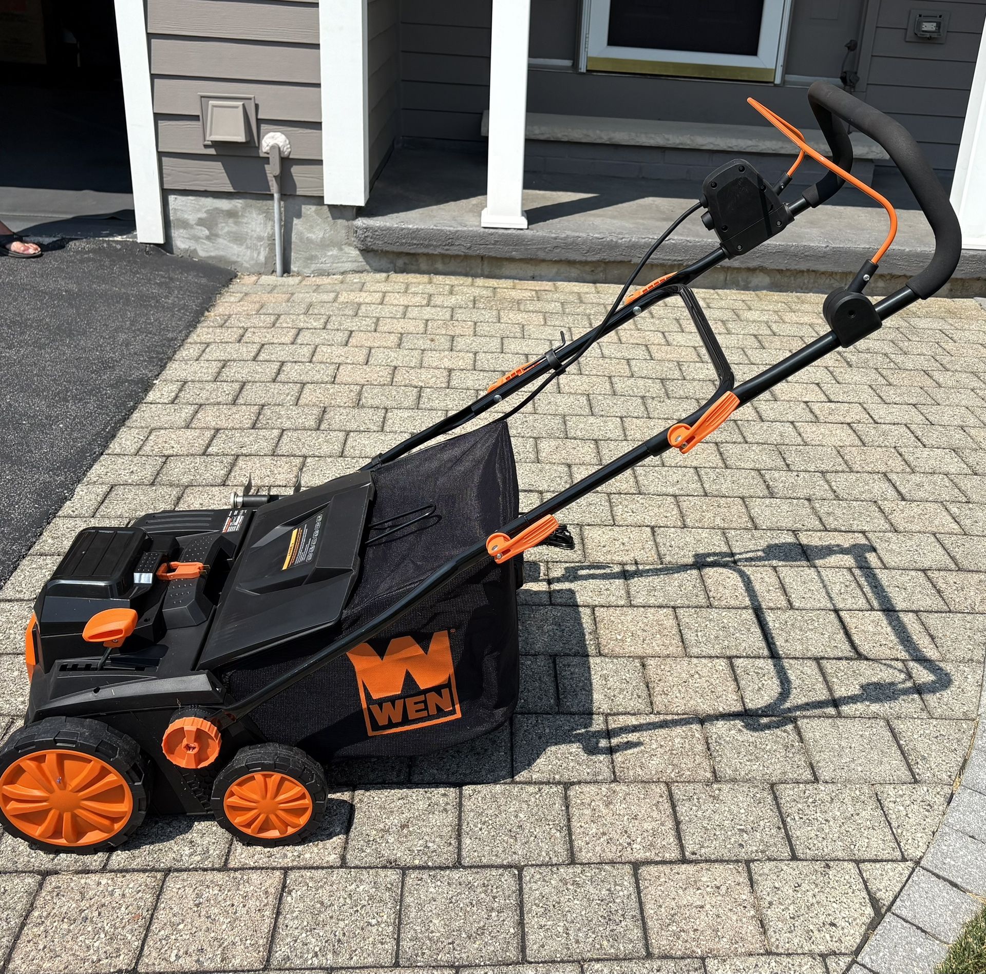 WEN 15” Battery powered Dethatcher