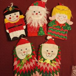 ADORABLE OVEN MITTS $8!