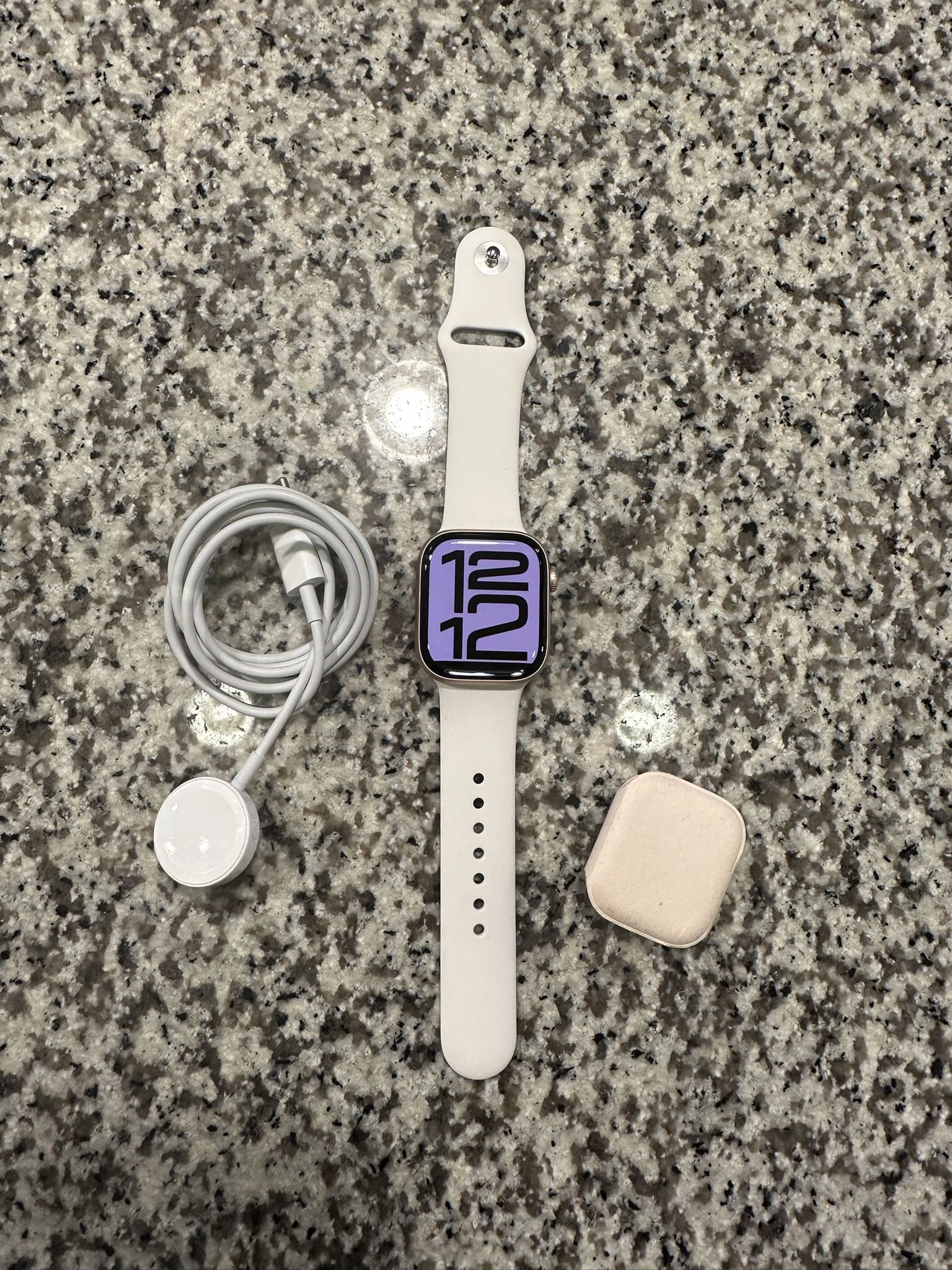 Brand New Apple Watch Series 10 GPS + Cellular 42mm Gold With Charger And Warranty