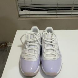 women’s jordan 11 low size 9
