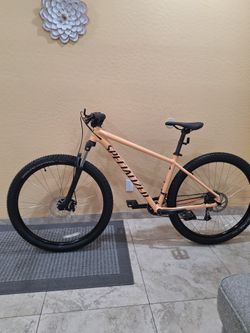 SPECIALIZED ROCKHOPPER SPORT 29 ER MOUNTAIN BIKE LIKE NEW ( CHECK MY OTHER BIKES)