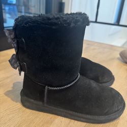 Girl Youth Ugg Boots Size 4