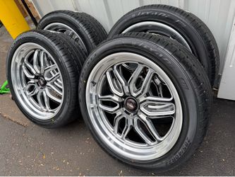 NEW 22x9.5 weld wheels wrapped in 285/40r22  tires