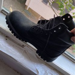 all black timberland UNDERPRICED 