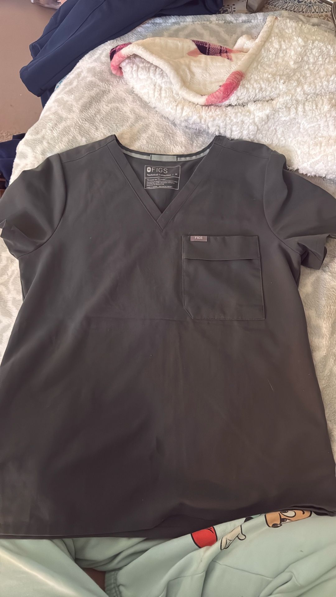 Figs Scrub Top
