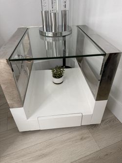 Mesita De City Furniture