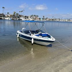 19ft Bowrider, 200hp Outboard, Super Clean, Turn-Key