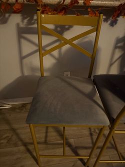 Bar stools (4)