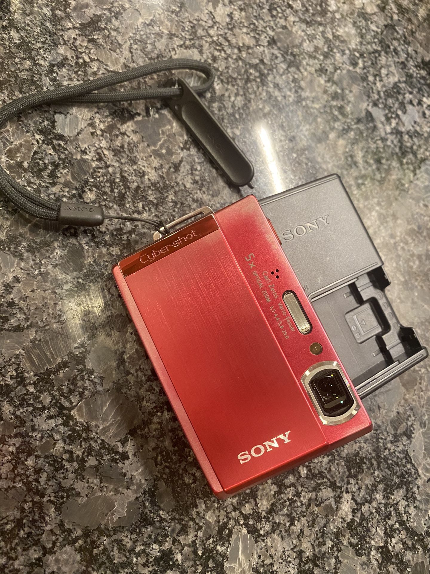 10mega pixels Sony camera T300 used