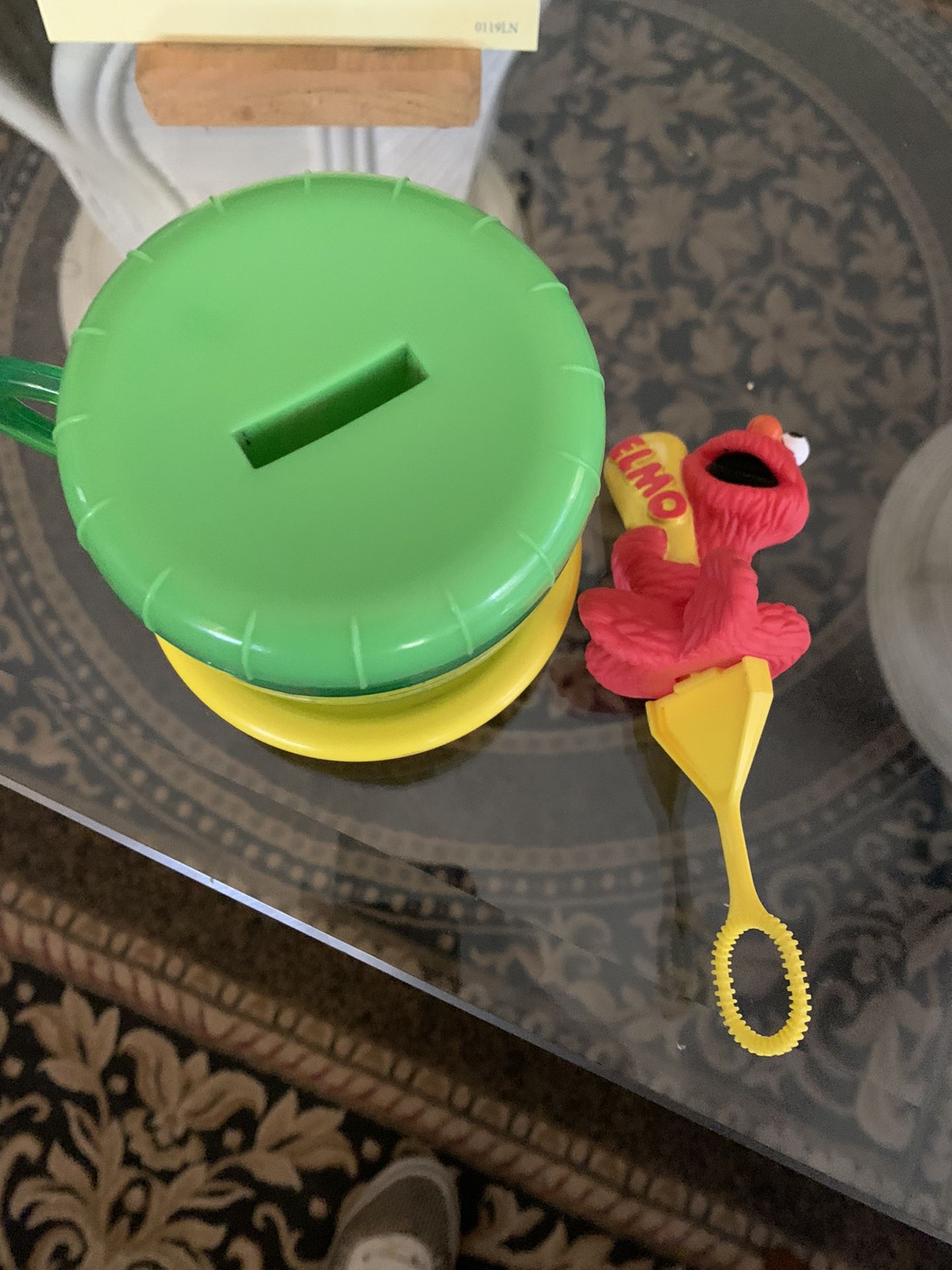 Elmo Bubble Cup.  Vintage: 1996.  .    $10.00.     Chino, Ca 