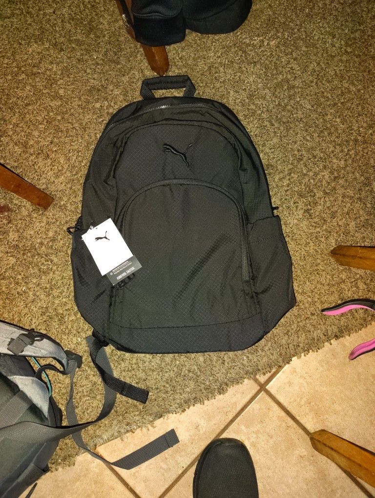 PUMA ZIP UP SHOULDER BAG BRAND NEW