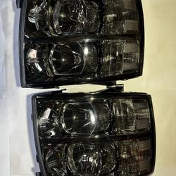 Chevy Silverado 1500/2500/3500 Headlight Year 2007-2013
