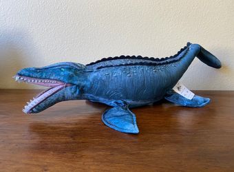🦕 🦈  RETIRED edition Like-New Universal Studios Exclusive Blue Mosasaurus Plush Stuffed Animal Toy Dinosaur 24” Long