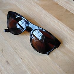 Like New Giorgio Armani AR8145 Sunglasses 