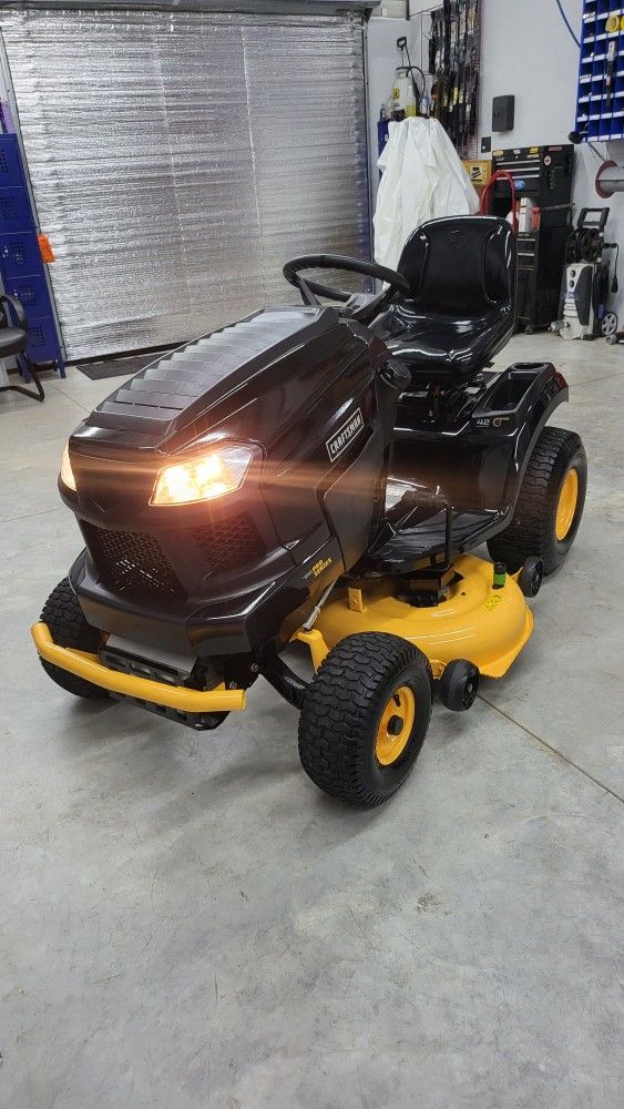 Riding Mower 100% Ready To Mow Today Needs Nothing Big 26hp 42" Cut (Only 48hrs Of Use Like NEW)
