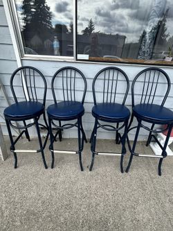 4 high chairs