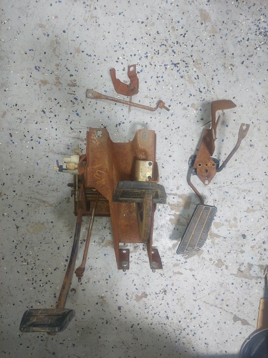 Squarebody Chevy Clutch Pedal Assembly