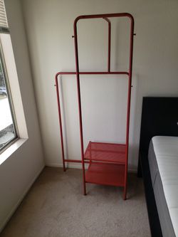 Clothing hanger