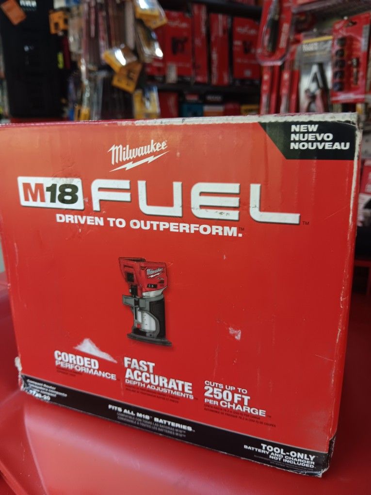 Milwaukee M18 FUEL Compact Router. Tool-Only
