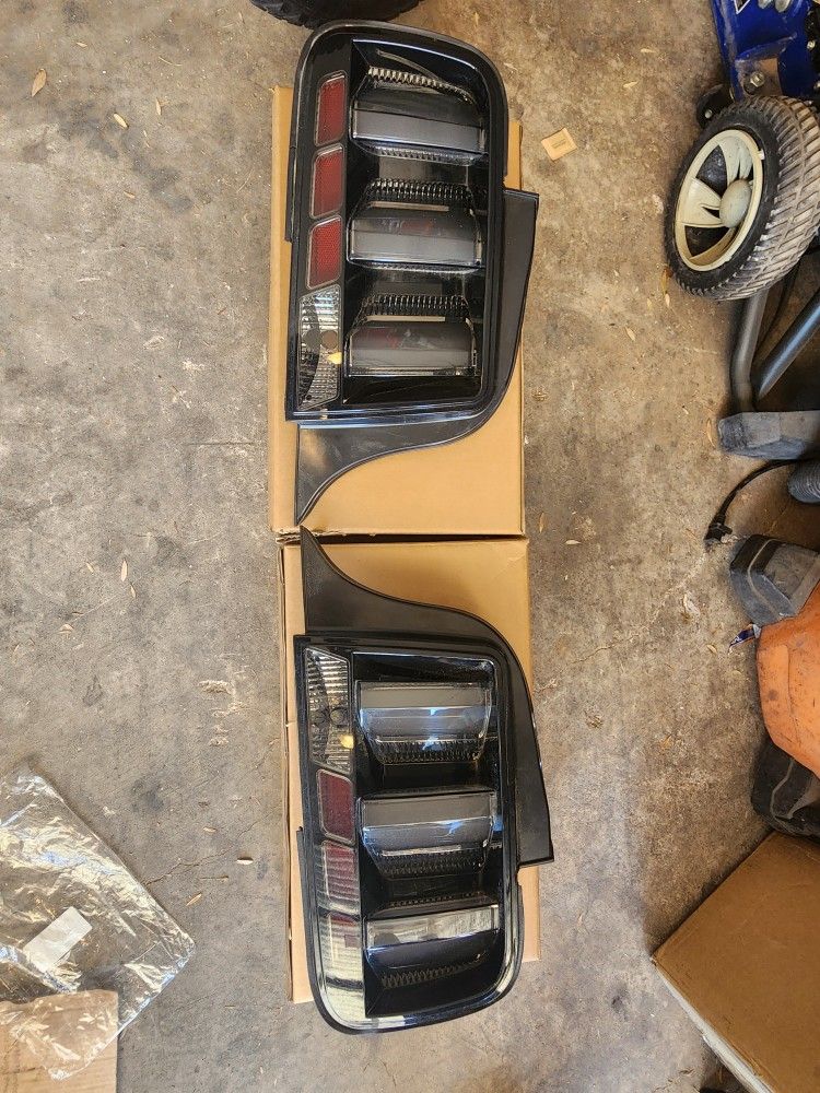 Ford Mustang Taillights And Headlights 
