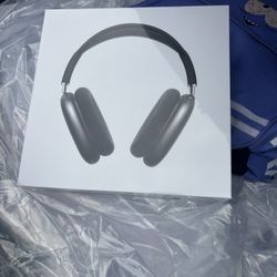 AirPod Maxes