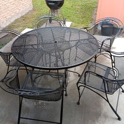 Patio Table And Chairs 