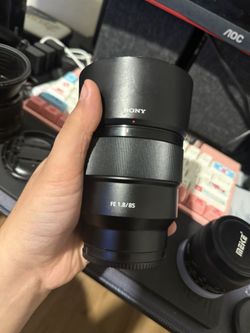 Sony FE 85mm 1.8 Lens