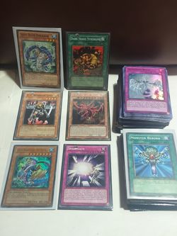 Over 160 mixed Yu-Gi-Oh cards