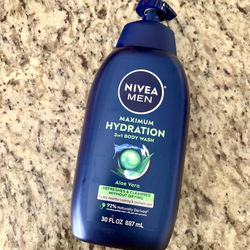 Nivea Men Maximum Hydration Body Wash for Dry Skin, Aloe Vera Enriched 30 Fl Oz