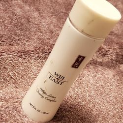 Wei East White Lotus Toning Complex  Anti-aging  Hydrating for dry and sensitive skin types 5 fl oz / 150 ml

About
Instantly invigorate dry or dull s