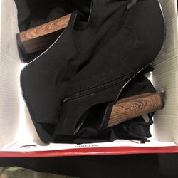 Stretchy Black Boots Size 7